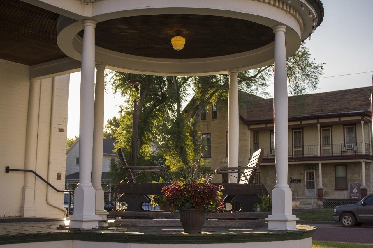 The Cottage House Council Grove Bagian luar foto